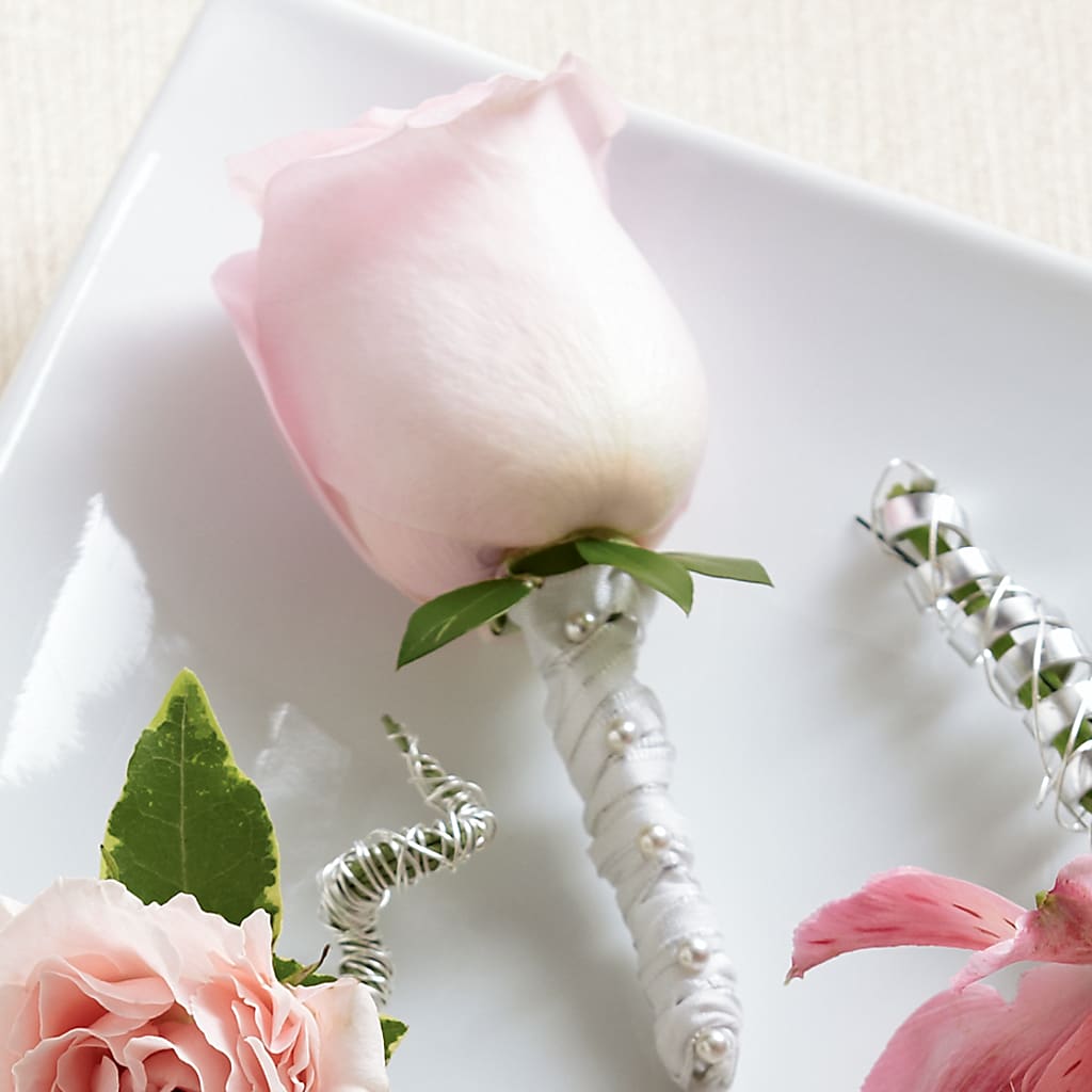Pink Rose Boutonniere – SB FLORAL & DESIGN, Erie IL