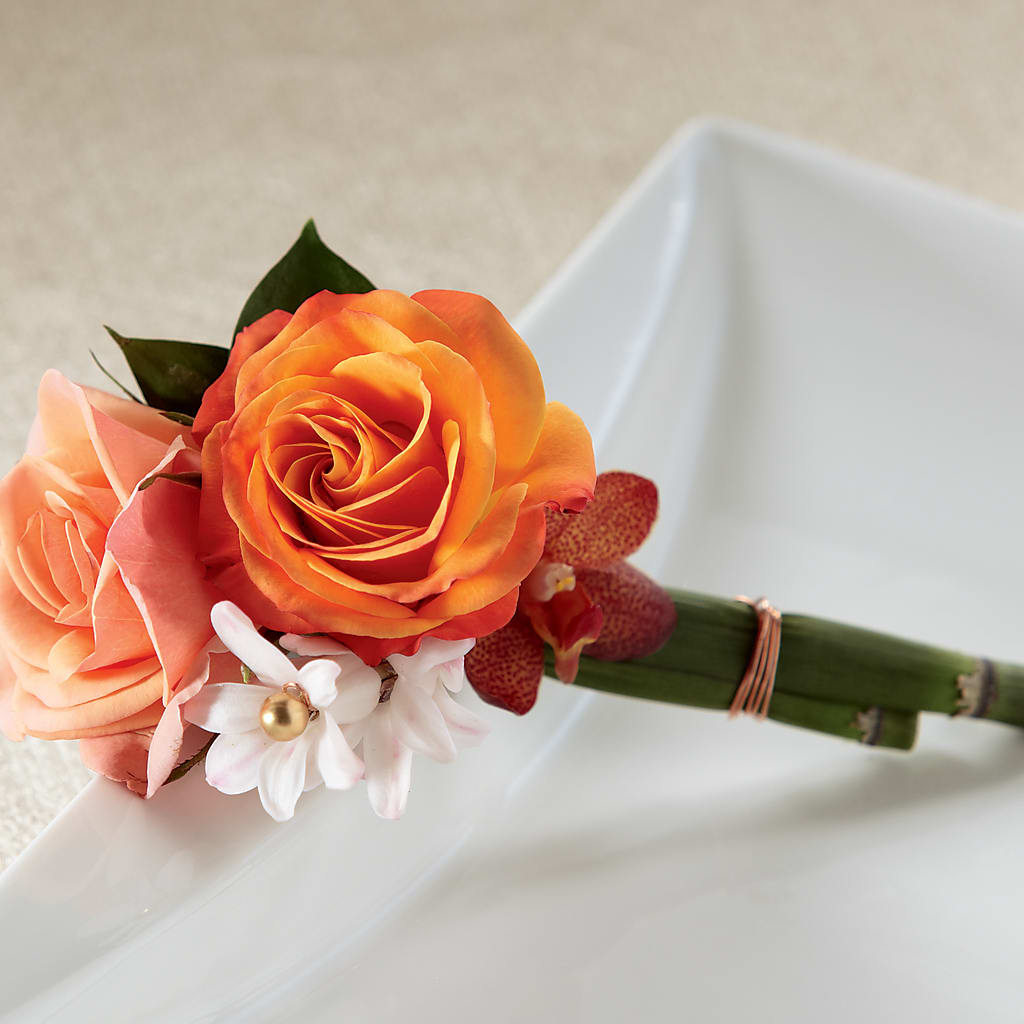 Sunset Dream Boutonniere – SB FLORAL & DESIGN, Erie IL