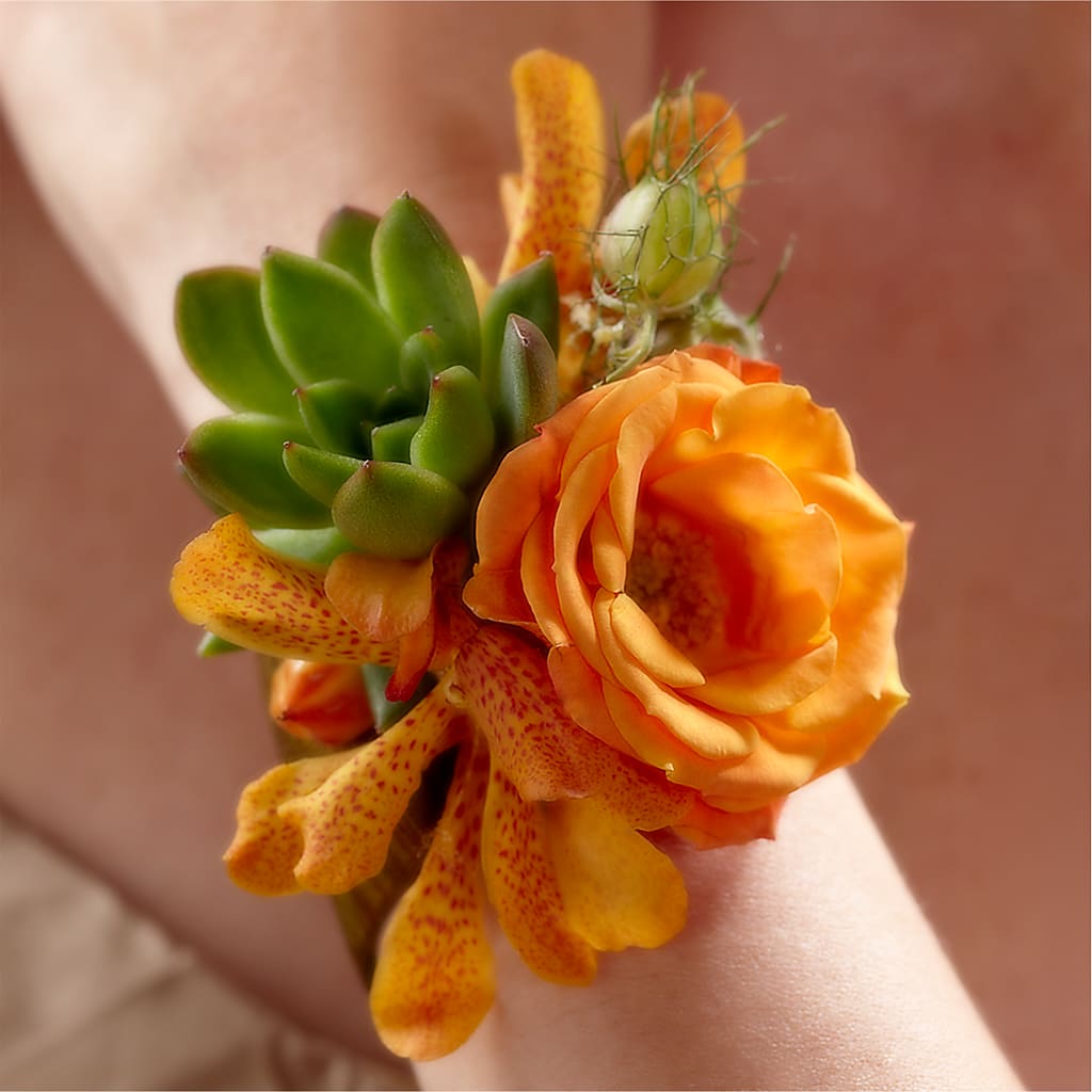 Irresistible Love Wrist Corsage – SB FLORAL & DESIGN, Erie IL
