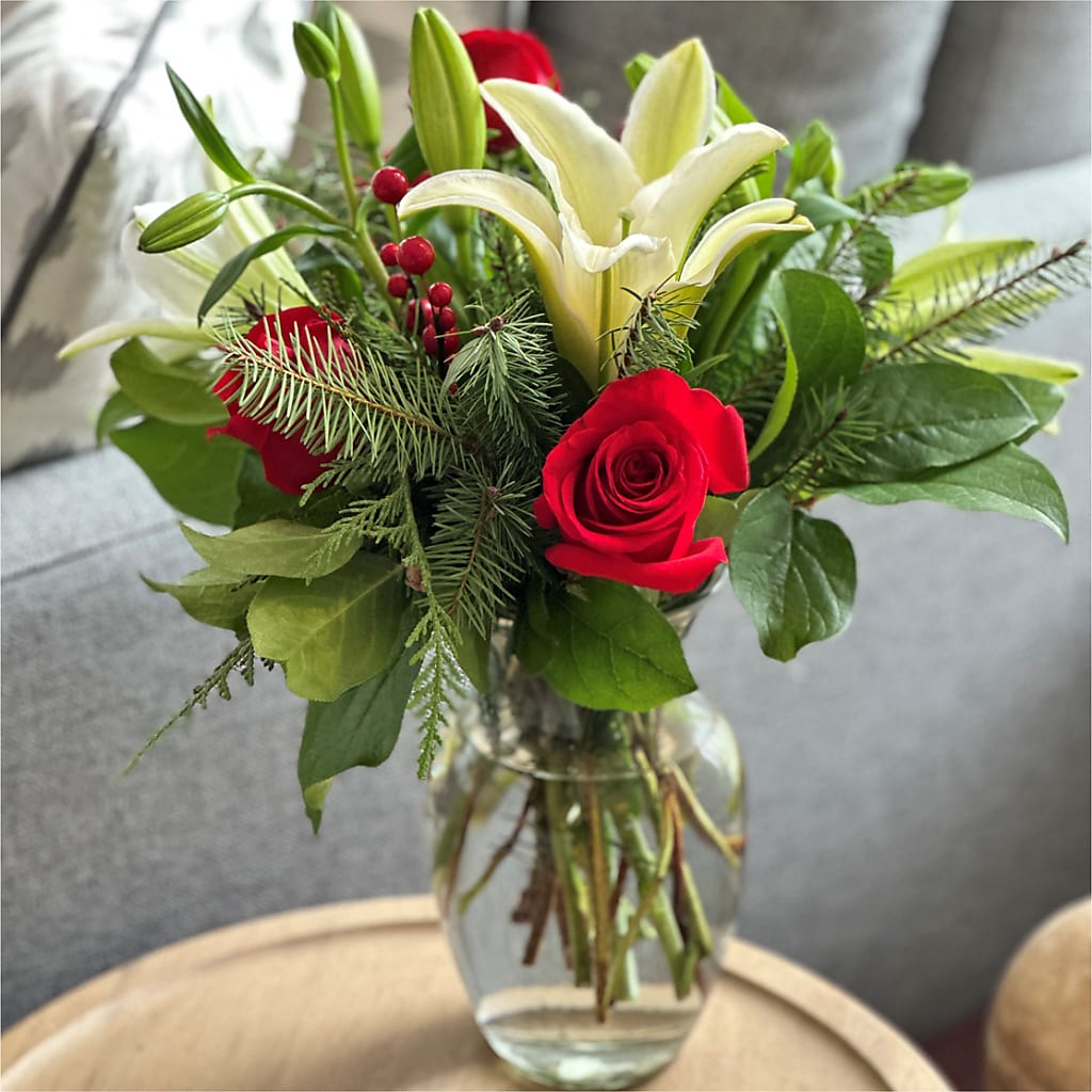 Sparkling Snowflakes Bouquet – SB FLORAL & DESIGN, Erie IL