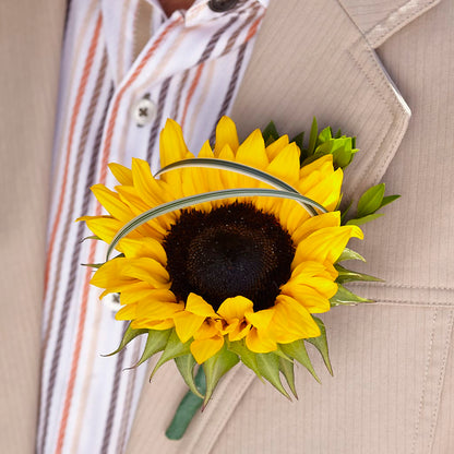 Free Spirit Boutonniere – SB FLORAL & DESIGN, Erie IL